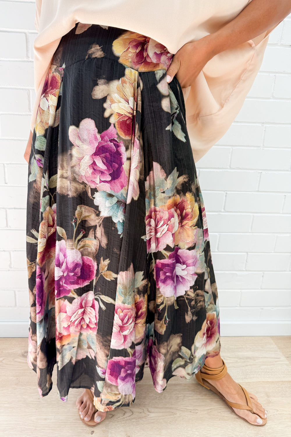 Sandra Maxi Skirt - Noir Bloom