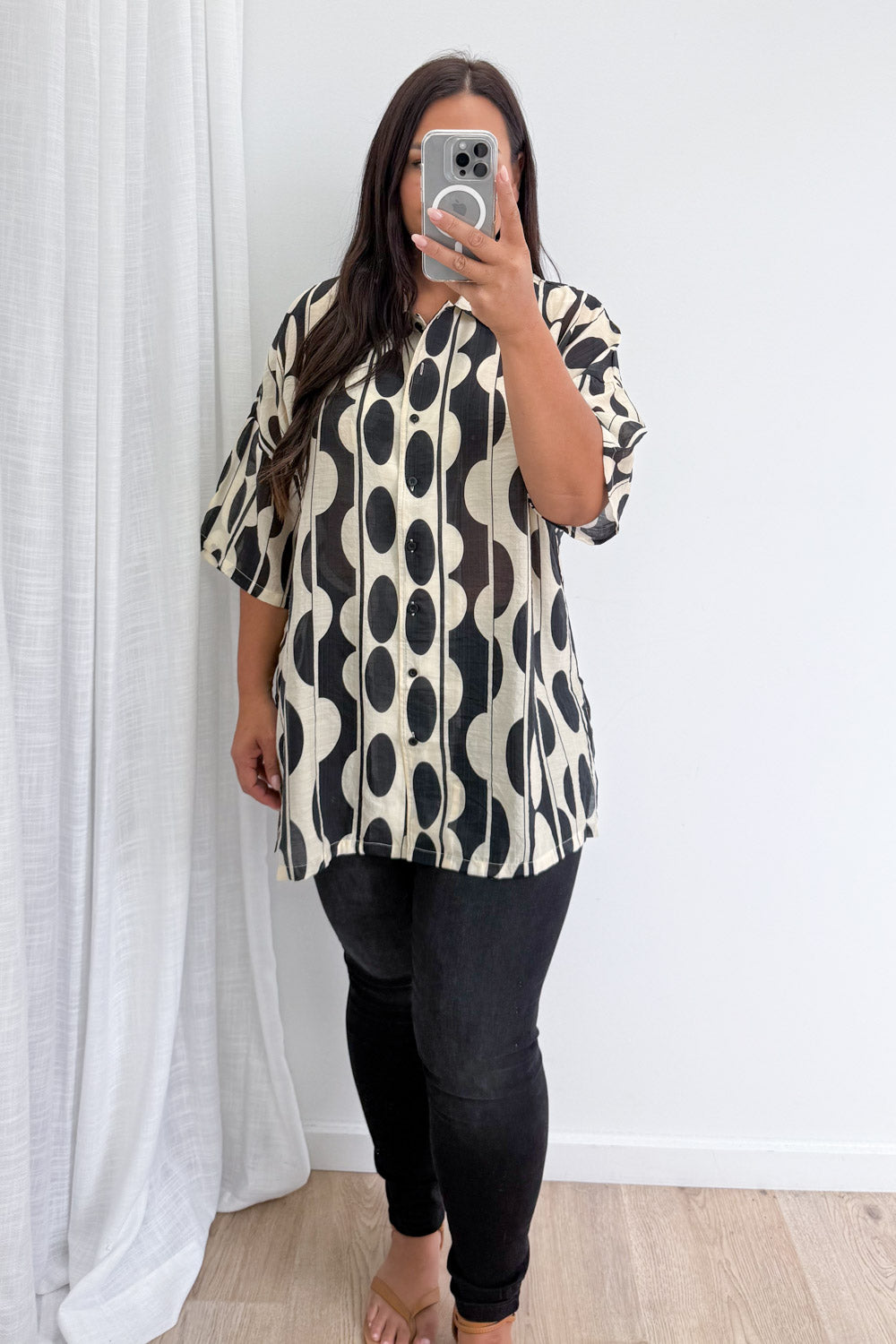 Dela Shirt - Black Sand Spot